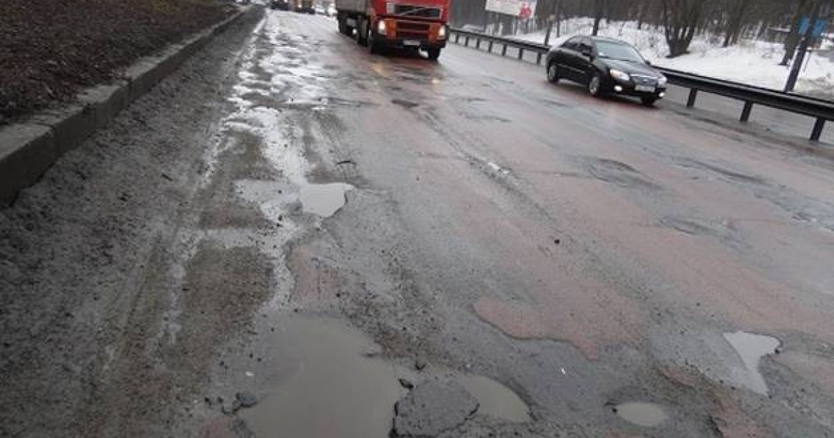 Поліція Києва перевірила дороги та склала протоколи на дорожників і комунальників