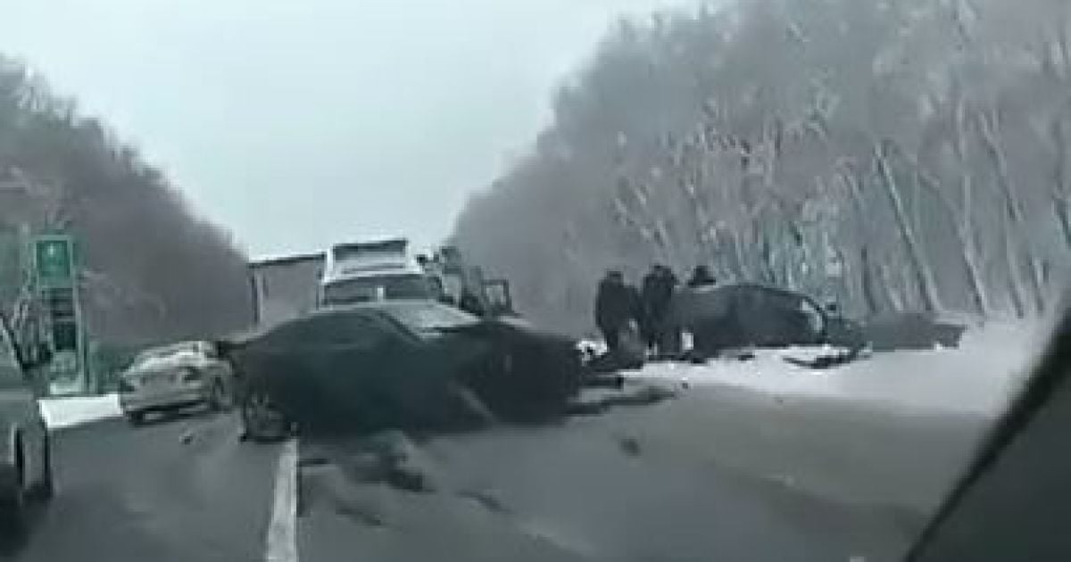 Під Києвом на засніженій дорозі у ДТП постраждала дитина