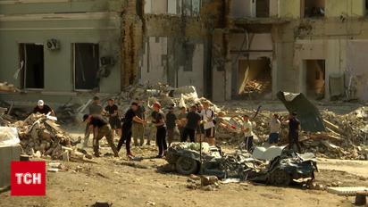 Ракетна атака по Охматдиту: один чи два корпуси знесуть, дітей везуть лікувати за кордон