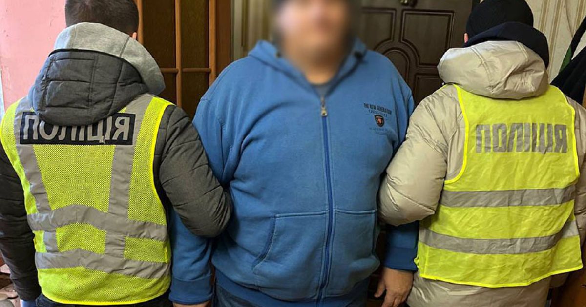 В Киеве двое преступников напали у подъезда на мужчину и украли у него два миллиона гривен (фото)