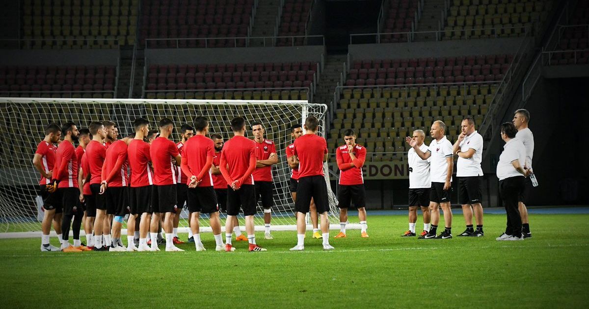 Судья за десять минут удалил трех футболистов македонского клуба в Лиге Европы