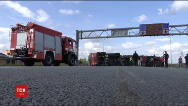 Трасса "Киев-Чоп" заблокирована из-за ДТП на Ровенщине