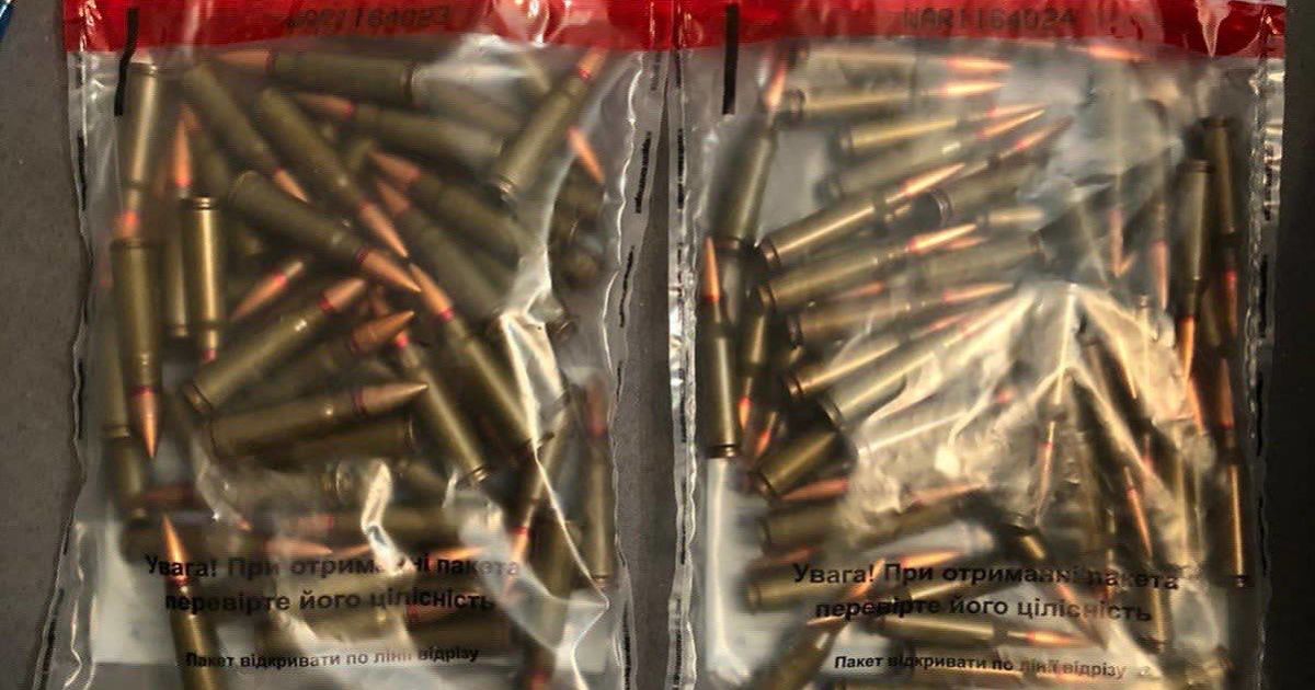 На Київщині під час комендантської години піймали двох чоловіків зі зброєю та вибухівкою
