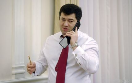 Суд отменил для Насирова обязательство носить электронный браслет