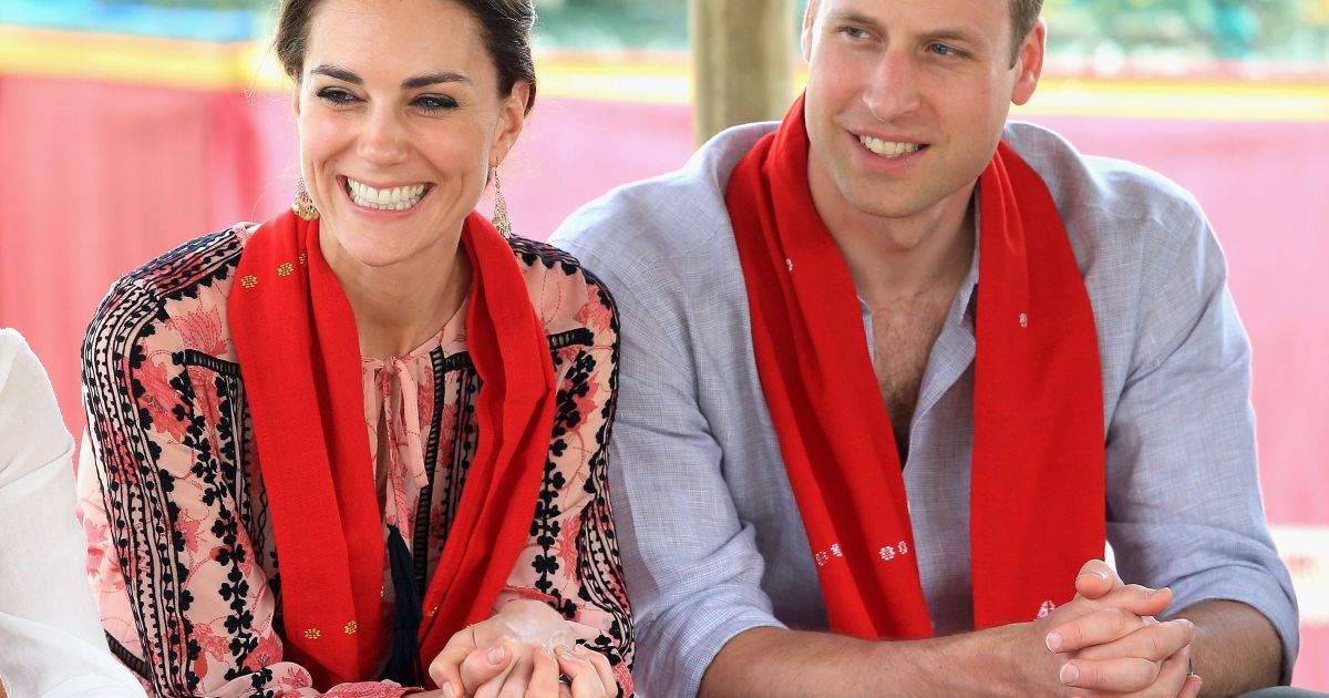 Герцогиня Кембриджская и принц Ульям в индийской деревне