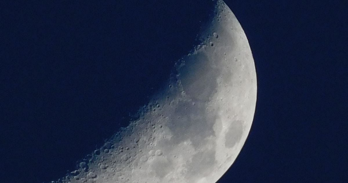 Історична місія: китайський зонд дістався на місячну орбіту перед посадкою