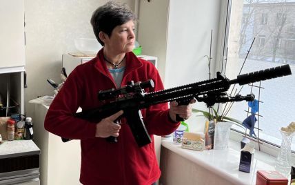 Купила винтовку, чтобы "бороться за Киев": британское издание The Times опубликовало фото украинки