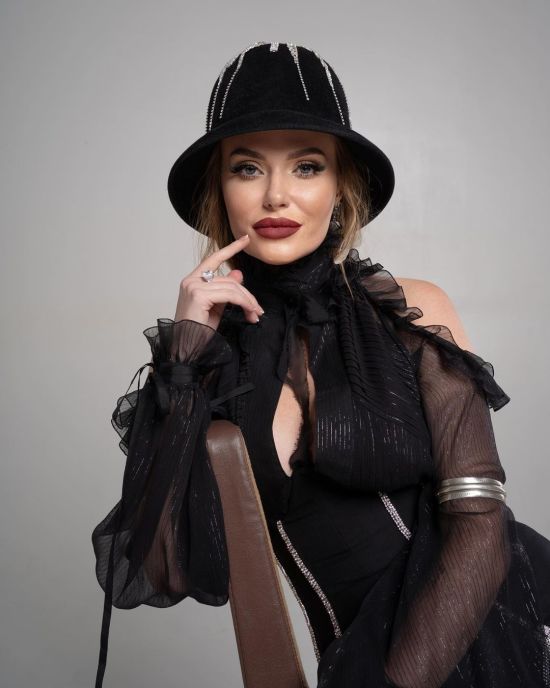 Слава Камінська приголомшила піснею про кохання та натякнула, що присвятила її ексчоловіку
