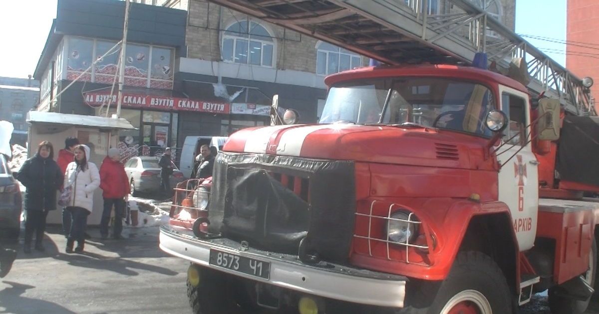 В Харькове горел 6-этажный торговый центр