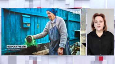 Укутала собачку в платок, чтобы не боялся: история бабушки с популярного фото (на жестовом языке)