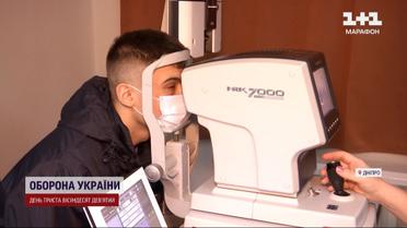 На грани фантастики: В Днепре возвращают зрение и спасают глаза после взрывов прямо в лицо