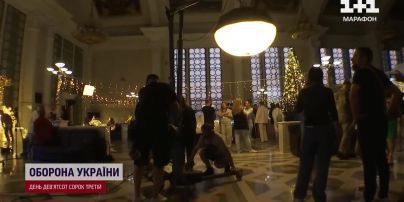 Их объединит экспресс «Киев-Львов»! В столице снимают новогоднюю комедию