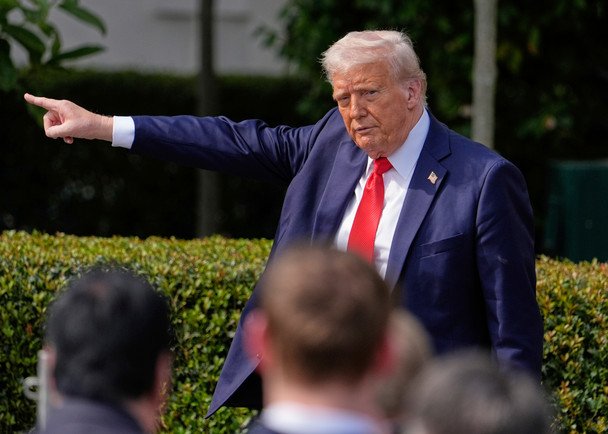 Играет с огнем: Трамп неожиданно "наехал" на Путина