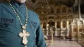 Чи повинні священники воювати