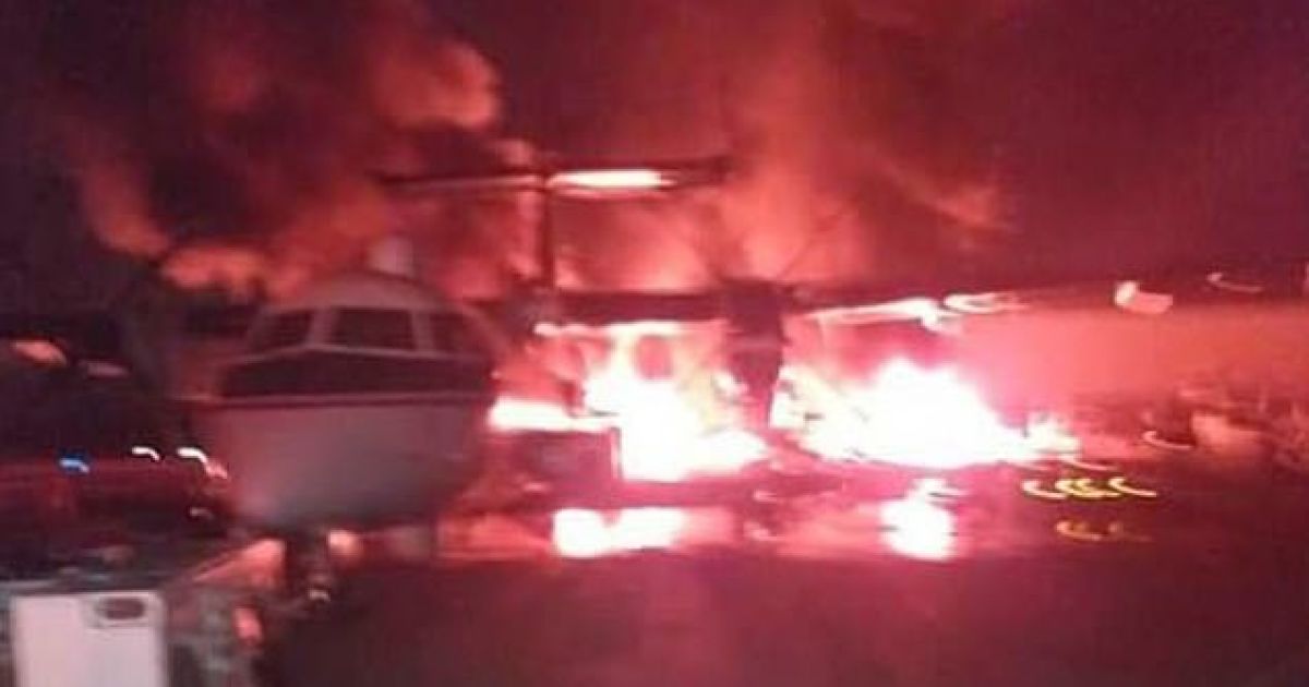 Трое американцев стали жертвами кровавого нападения боевиков на аэродром в Кении