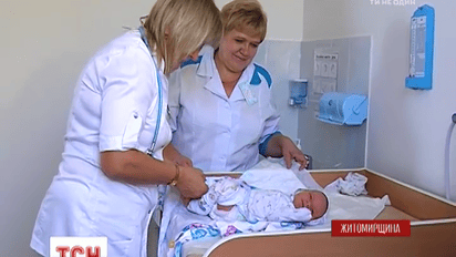 Покинутий пакунок з немовлям знайшли під кабінетом лора у Бердичеві