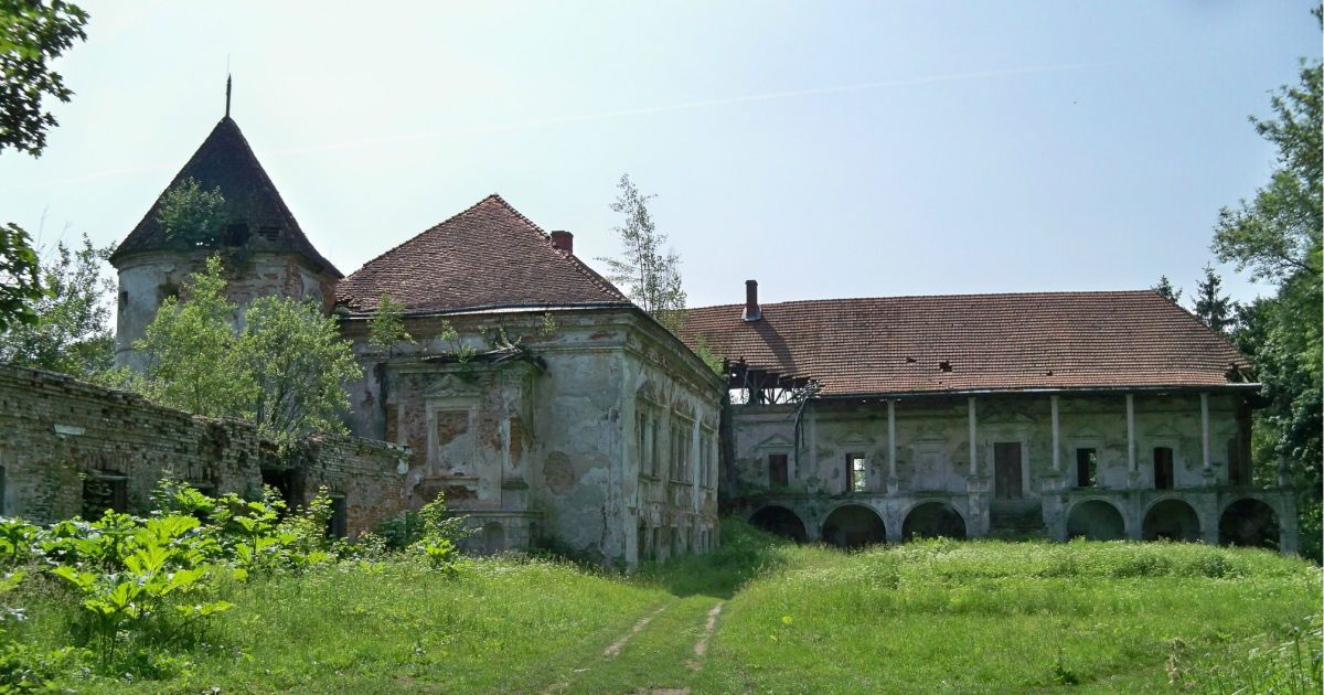 Улюблений замок короля Речі Посполитої. У Поморянах відреставрують легендарну середньовічну фортецю
