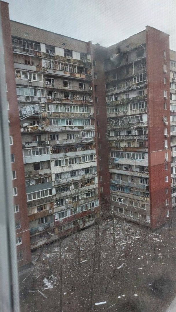 Пошкоджений будинок у Дніпрі. Фото: Дніпро Оперативний.