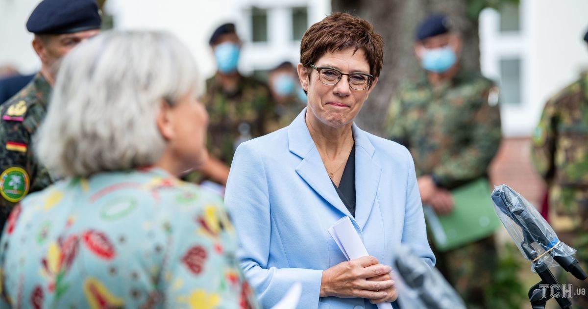 Аннегрет Крамп-Карренбауер