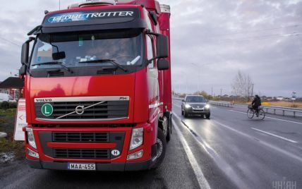 В Германии украинских дальнобойщиков избили за отказ выпить водки