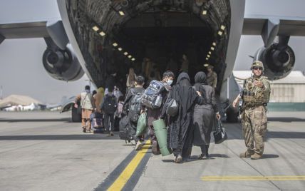 Велика загроза терористичної атаки: США, Британія й Австралія закликали не їхати до аеропорту Кабула
