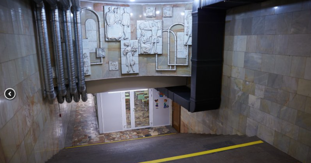 Школа в метро Харькова.