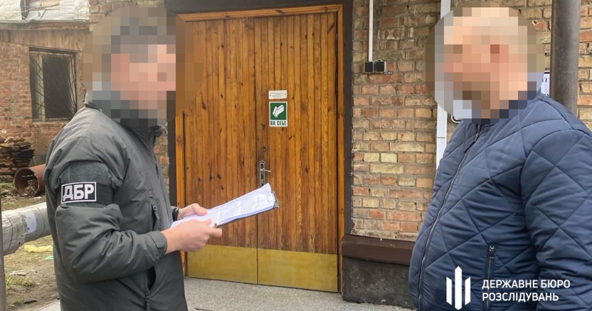 ДБР викрило злочинну групу посадовців, яка зрубала 100-річні дуби на 60 млн