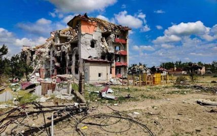 Россиянам не удается полностью оккупировать Луганщину, враг выжигает землю на въездах в область — Гайдай