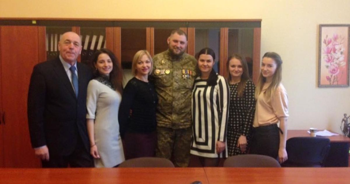 На Майдані прощаються із загиблим військовим, який залишив університет заради фронту