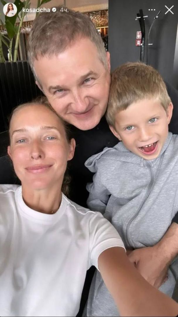 Катерина Осадча та Юрій Горбунов з сином / © instagram.com/kosadcha