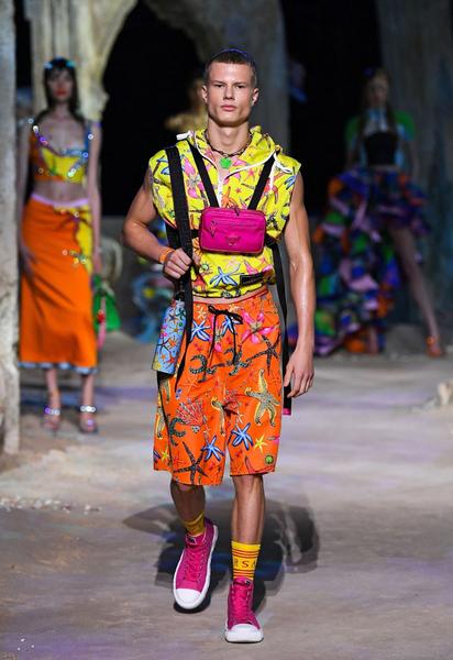 Коллекция Versace трет-а-порте сезона весна-лето 2021 / © East News