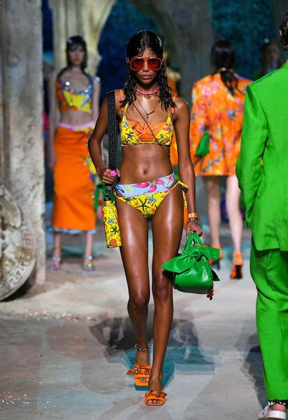 Коллекция Versace трет-а-порте сезона весна-лето 2021 / © East News