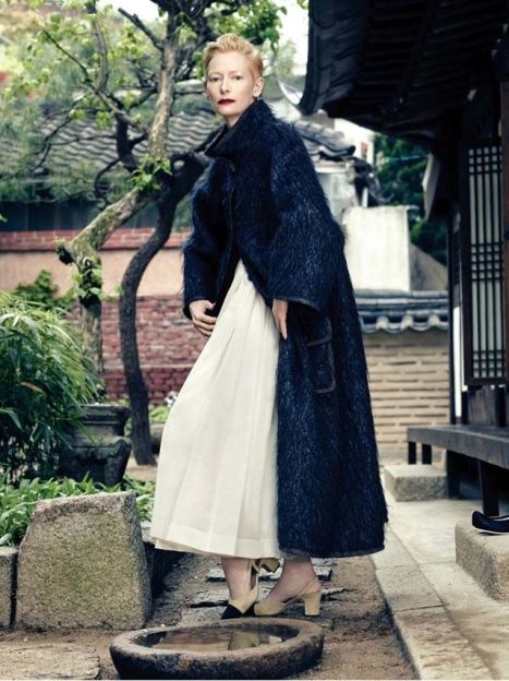 Тильда Суинтон в фотосессии Vogue Korea / © 
