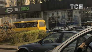 затор на проспекті Перемоги в Києві через репетицію параду_2 / © фото: Юлія Яценко