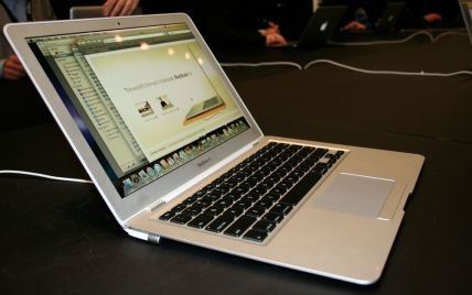 Microsoft обещает $ 300 за каждый старый MacBook