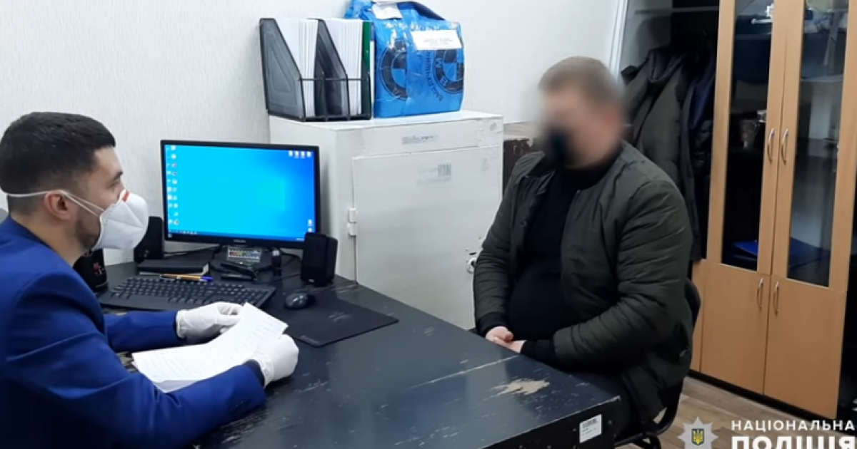 Забирав гроші у літніх людей: в Миколаєві викрили таксиста, причетного до шахрайської схеми (відео)