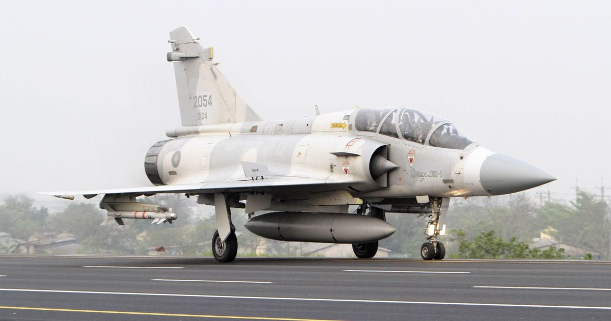 Истребитель Mirage 2000