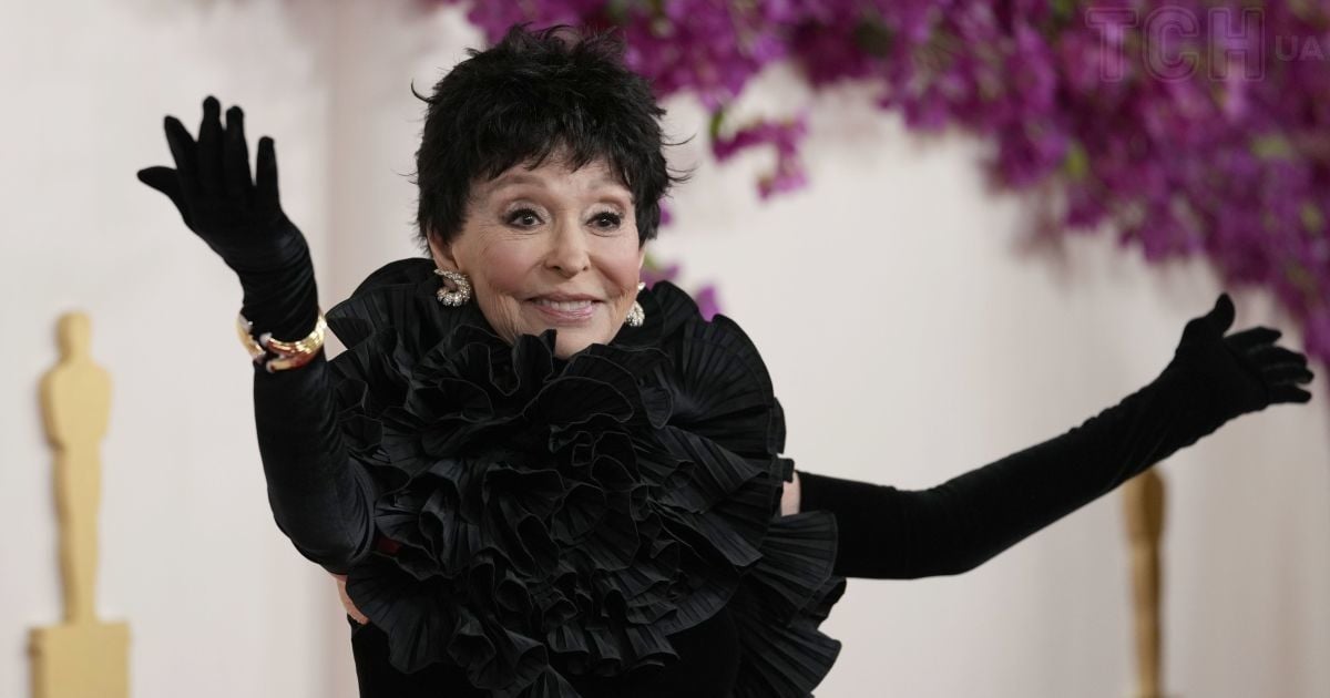 Rita Moreno Stuns in Black Velvet Dress at Oscars Red Carpet