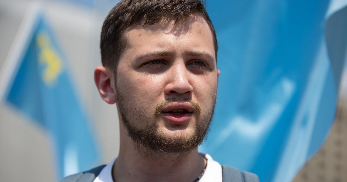 У Києві невідомі закидали камінням авто із мамою звільненого з російського полону Афанасьєва