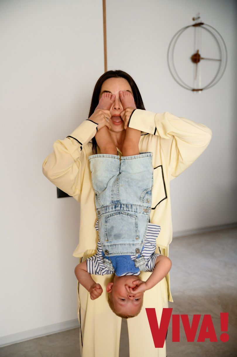 Жена Тимура Мирошниченко с приемным сыном / © viva.ua