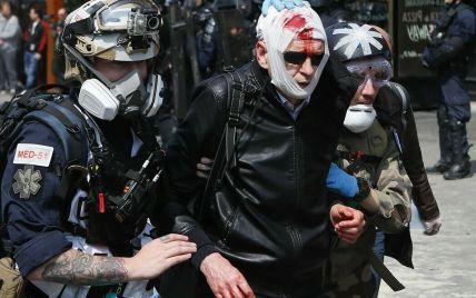 Первомайская Франция: в Париже произошли столкновения между полицией и митингующими