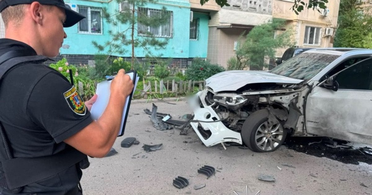 У Пересипському районі Одеси вранці 28 липня вибухнув автомобіль