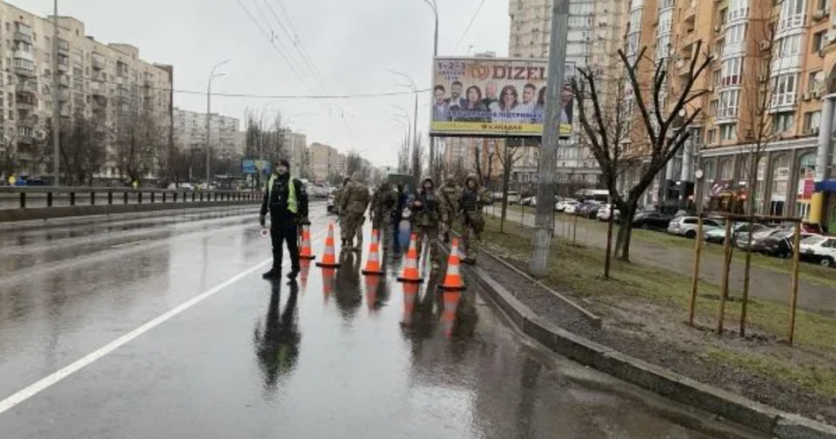 Для обнаружения ДРГ в Киеве установили блокпосты/Фото: Оболонский РТЦК и СП в г. Киеве