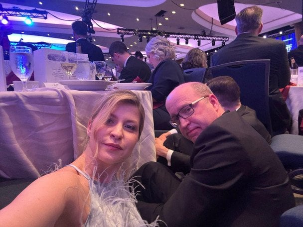 Ольга Стефанішина показала, як сиділа на підлозі під час замаху на Трампа / © Ольга Стефанішина