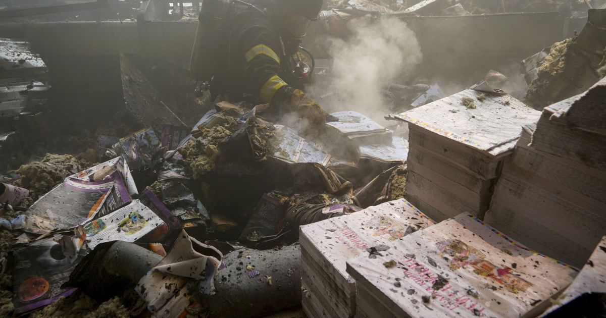 Наслідки обстрілу друкарні "Фактор-Друк" у Харкові