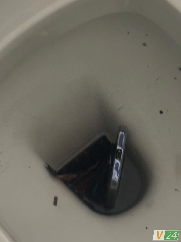 В школі Луцьку в руках учня вибухнув iPhone 11 Pro Max / © Волинь24