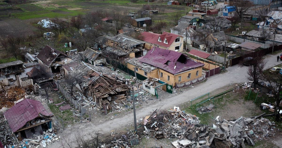 Эксгумация тел в Бородянке открывает все более страшные истории убийств взрослых и детей