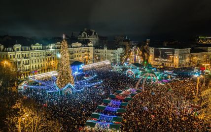 Скільки людей зустріло Новий рік біля головної ялинки у Києві. У КМДА назвали цифру