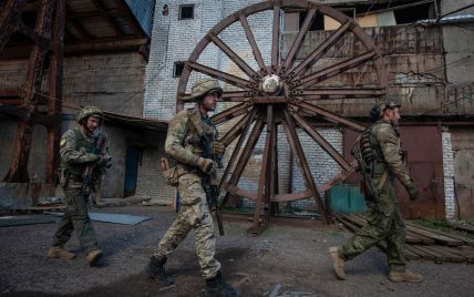 Жестокие бои за каждый метр. ВСУ показали кадры разрушенного Бахмута — видео. Читайте на insidersexx.ru