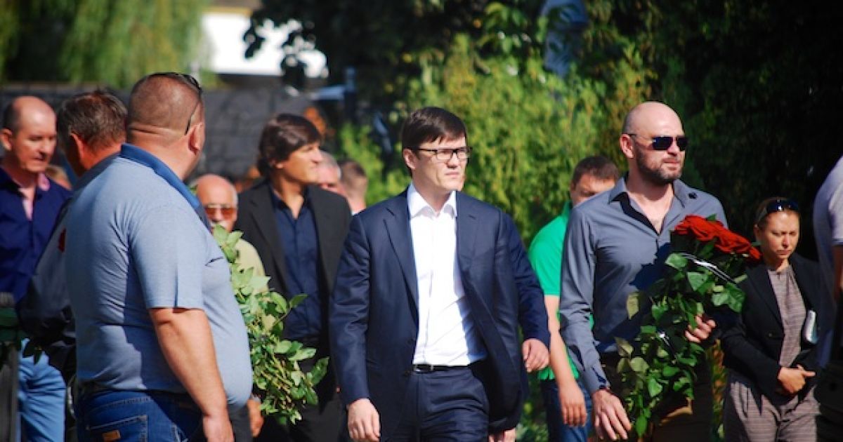 Во время панихиды по Еремееву на территории Святотроицкого собора в Луцке / © ТСН.ua